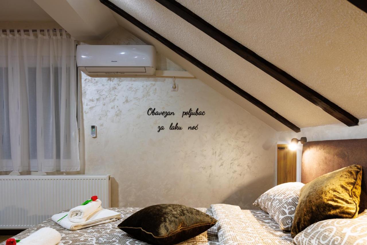 Apartmani Nina Golubăţ Exterior foto