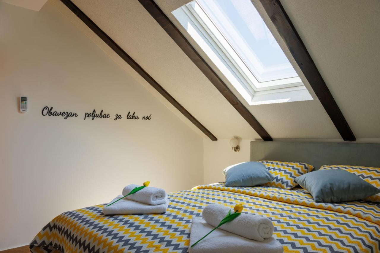 Apartmani Nina Golubăţ Exterior foto