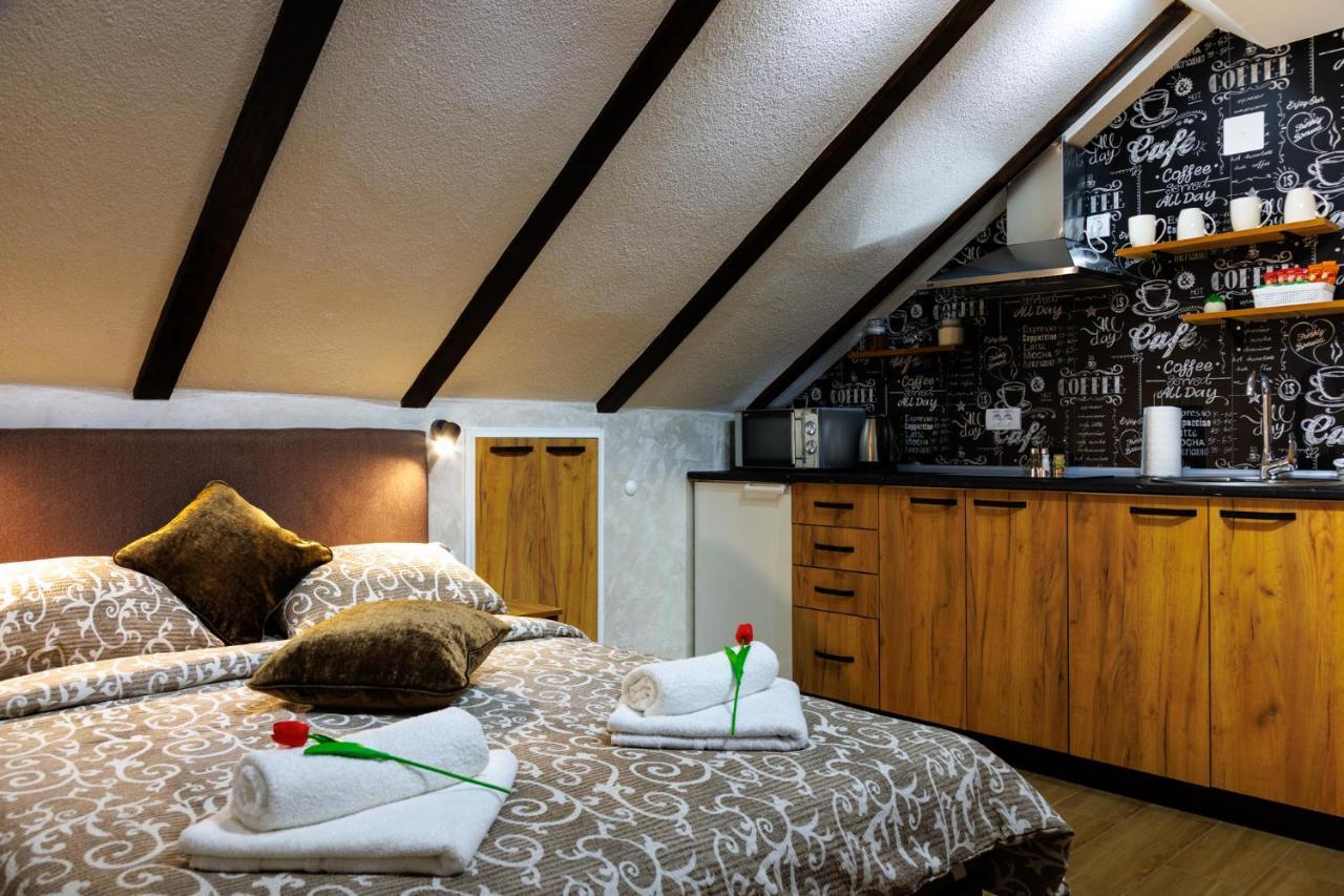 Apartmani Nina Golubăţ Exterior foto