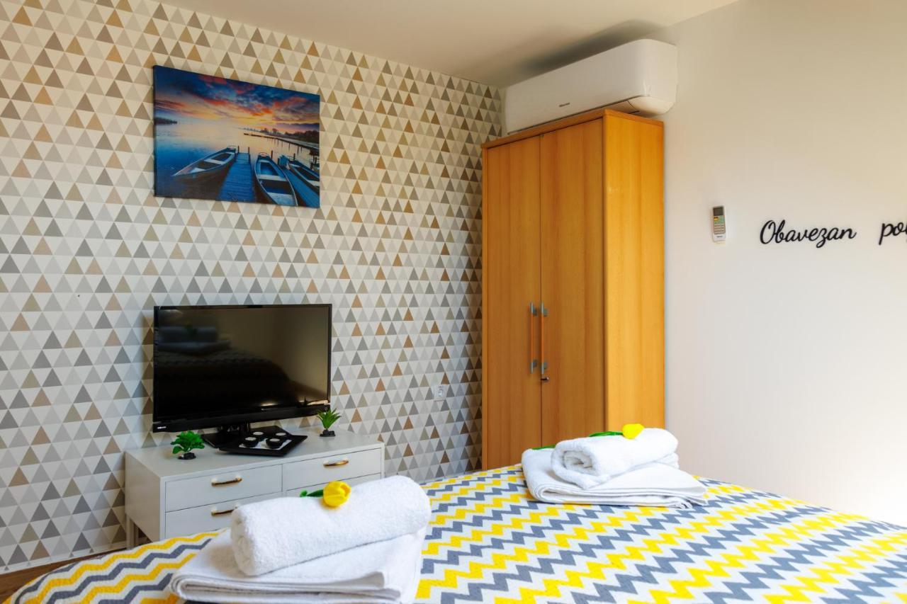 Apartmani Nina Golubăţ Exterior foto