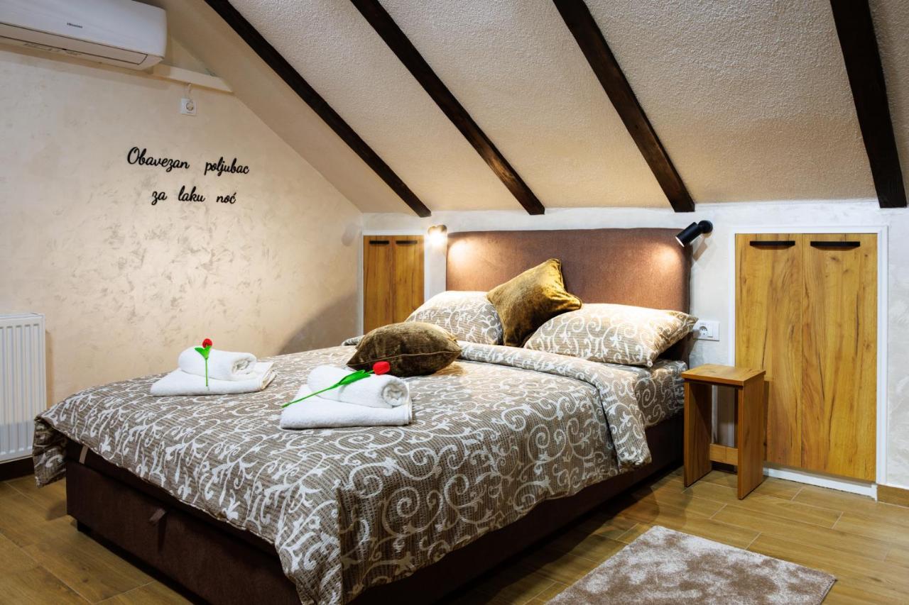 Apartmani Nina Golubăţ Exterior foto